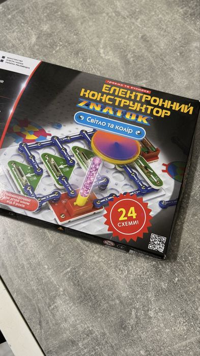 Електронний конструктор Знаток
