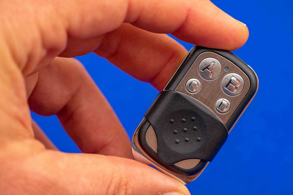 Comando remoto universal de garagem a 433Mhz