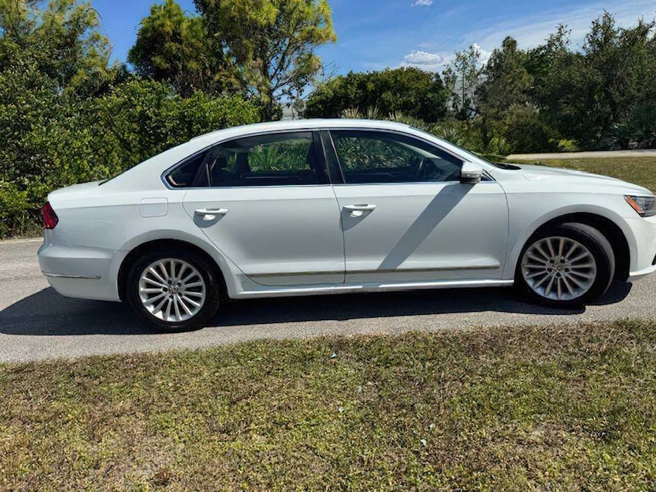 Volkswagen Passat SE      2016