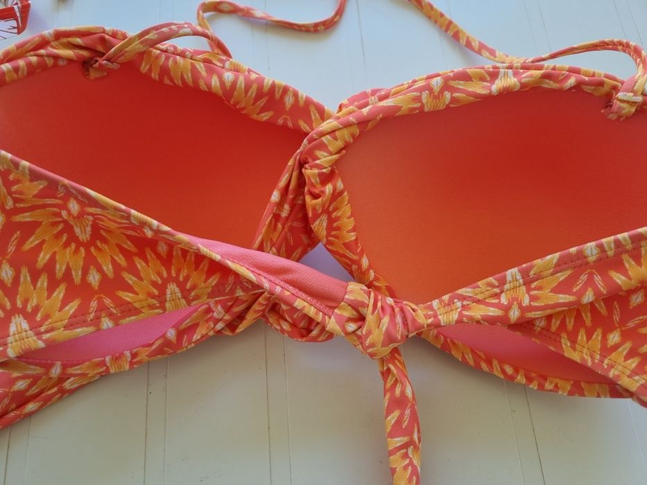 Biquinis - soutien / partes de cima dos biquíni s