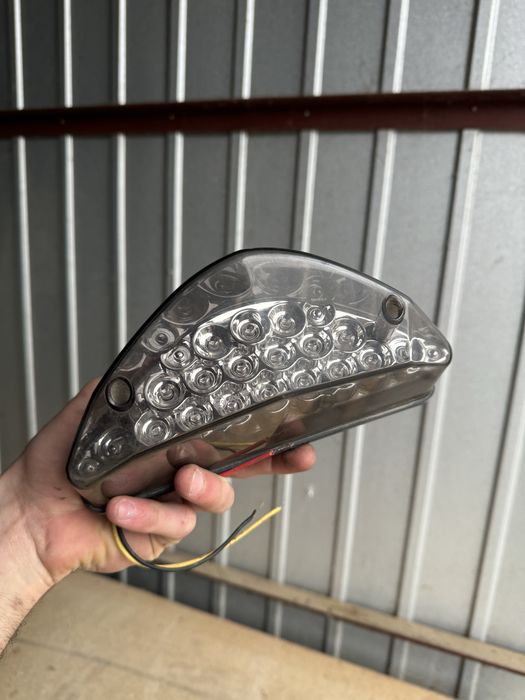 Lampa przyciemniana ze schowkiem aerox
