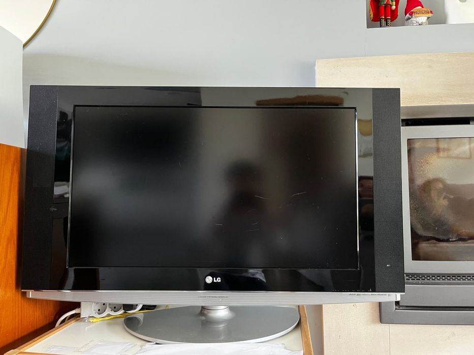 TV LG usada em bom estado com HDMI