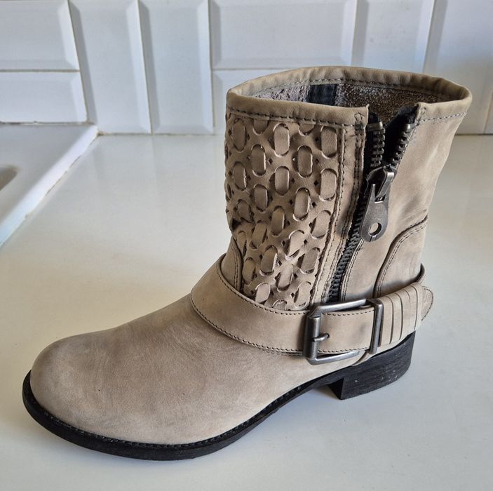 B roz. 40 skóra naturalna w całości metka cenowa 100 €