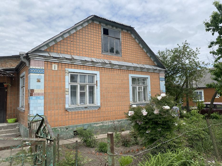 Продам великий цегляний будинок 140кв.м