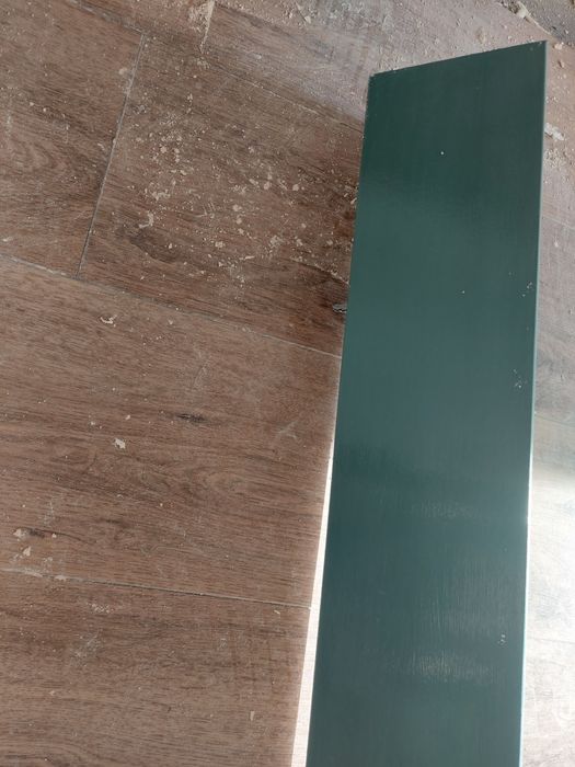 Półki wiszące w stanie bardzo dobrym
