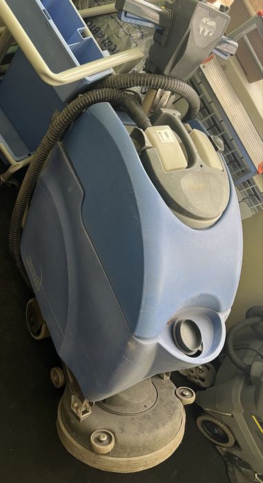 Поломийка Numatic