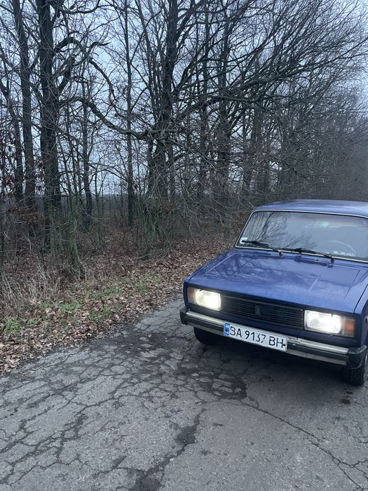 жигули ваз 2105.