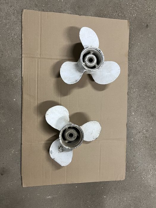 Vendo 2 hélices de barco
