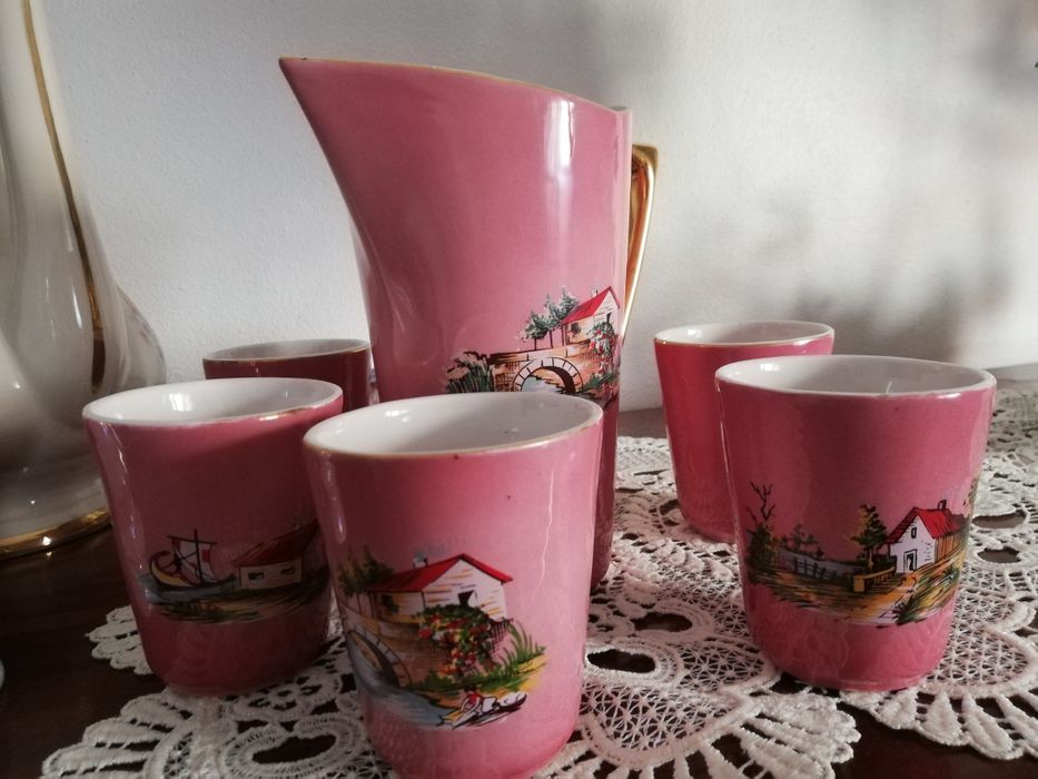 Conjunto jarro e copos