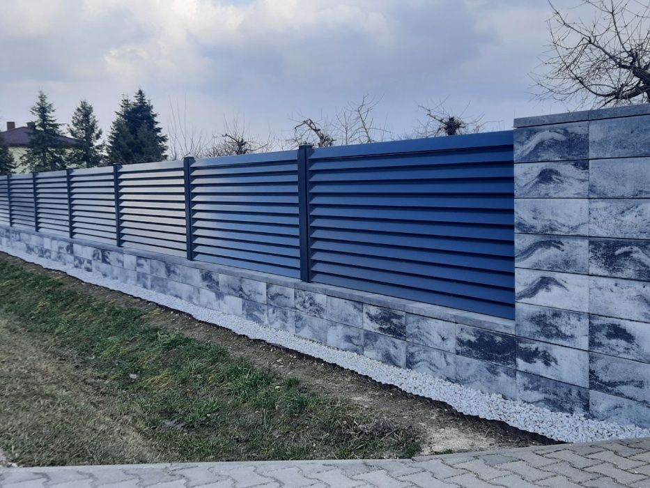 Ogrodzenia z bloczków łupanych, metalowe, frontowe, bramy, furtki