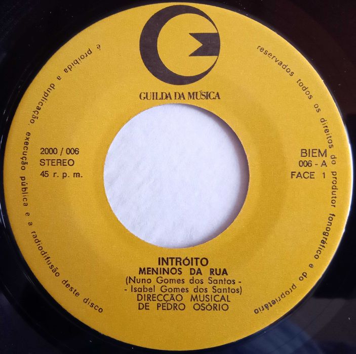Intróito	- - - - -	Meninos da Rua	- - - - -	Single
