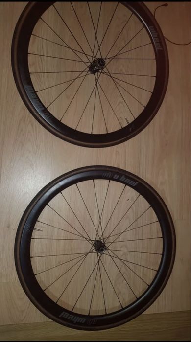 Bicicleta pneus estrada