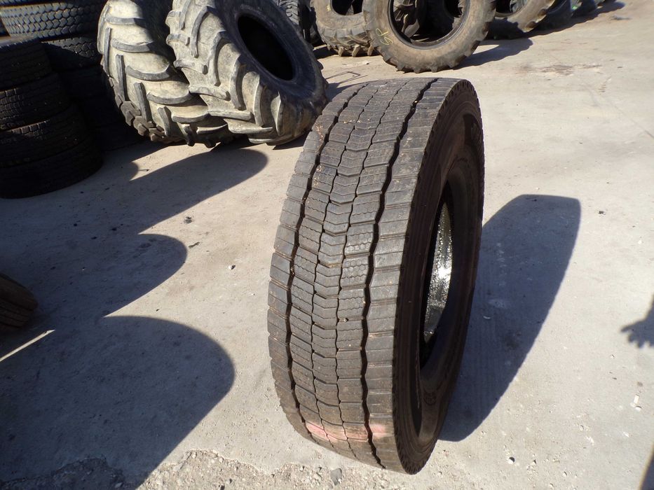 Opona 295/80R22.5 HANKOOK DH 51 (1000 netto)