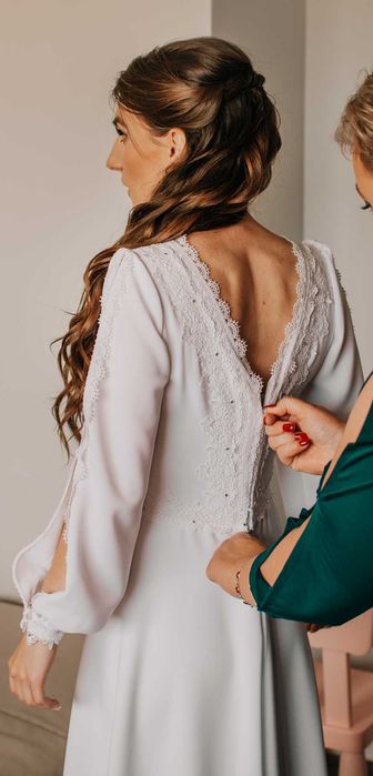 Biała suknia ślubna