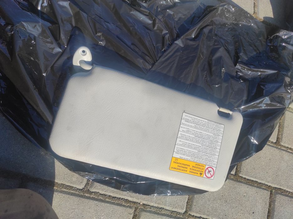 Osłona  przeciwsłoneczna  prawa Suzuki SX4,  2006/2013r.