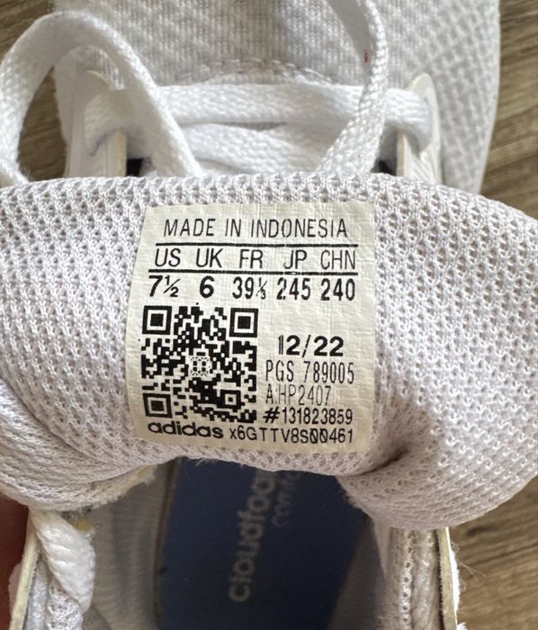 Кросівки Adidas адідас