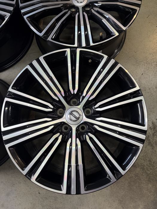 Felgi aluminiowe 5x108x18 8J ET42 VOLVO FORD