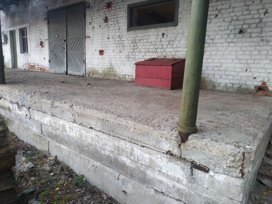 Складські приміщення з рампою, гаражі під СТО, офіс, магазин