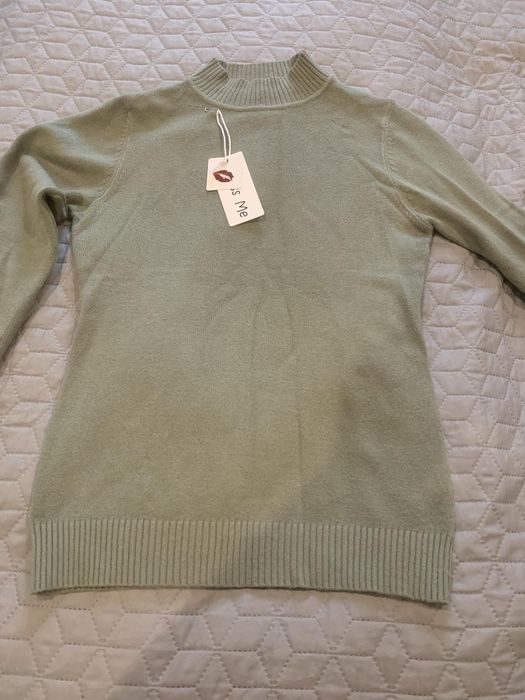 Женский свитер-гольф