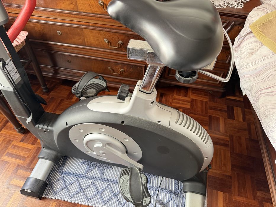 Bicicleta Estática RUNTEC — Quase Nova — Silenciosa