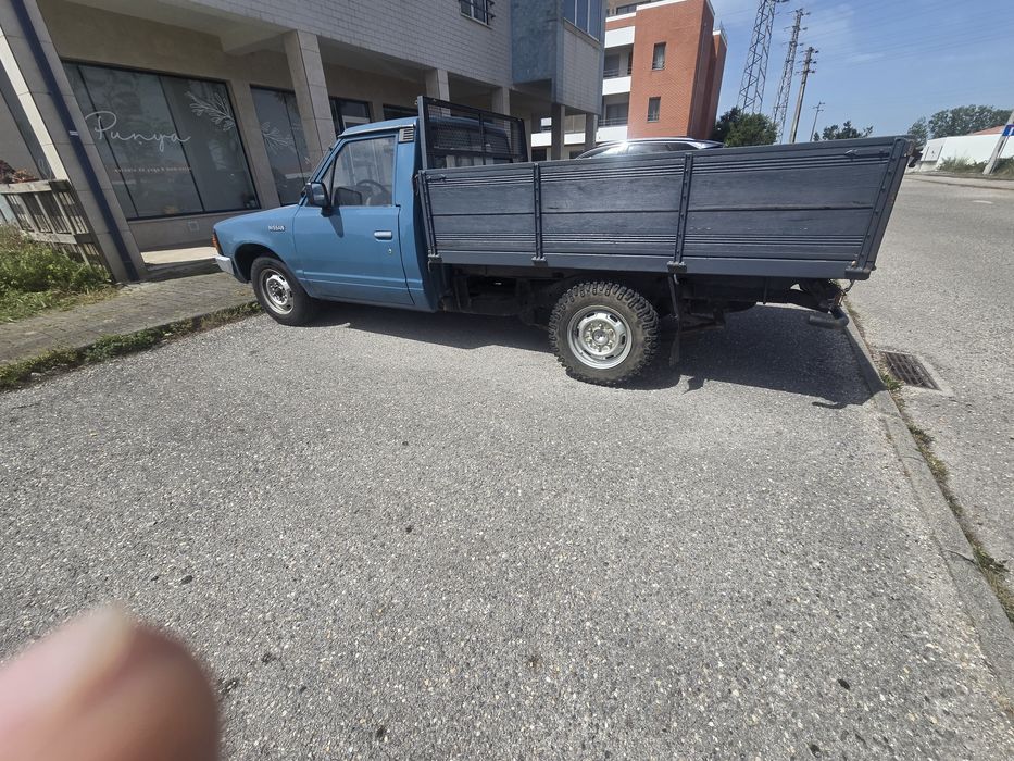 Caminha Nissan D21