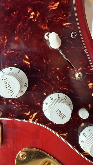 Fender Deluxe Player's Stratocaster Crimson Red