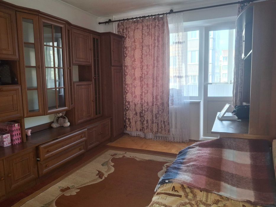 Продаж 1 кімнатної квартири Коновальця Канада