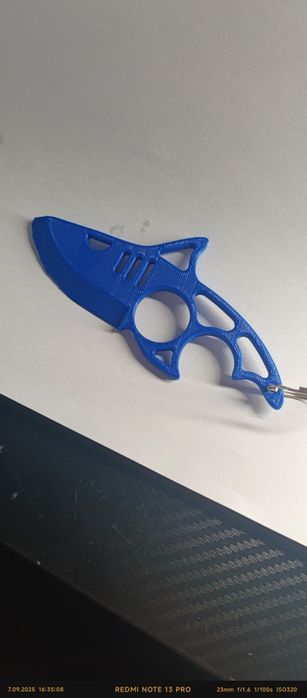 Brelok w kształcie rekina z drukarki 3d