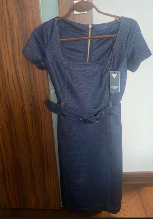 Granatowa sukienka Guess 36