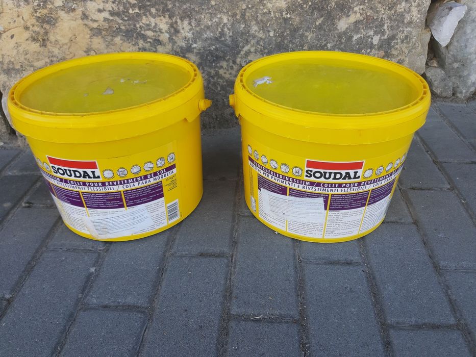 Cola para revestimento soalho soudal A26