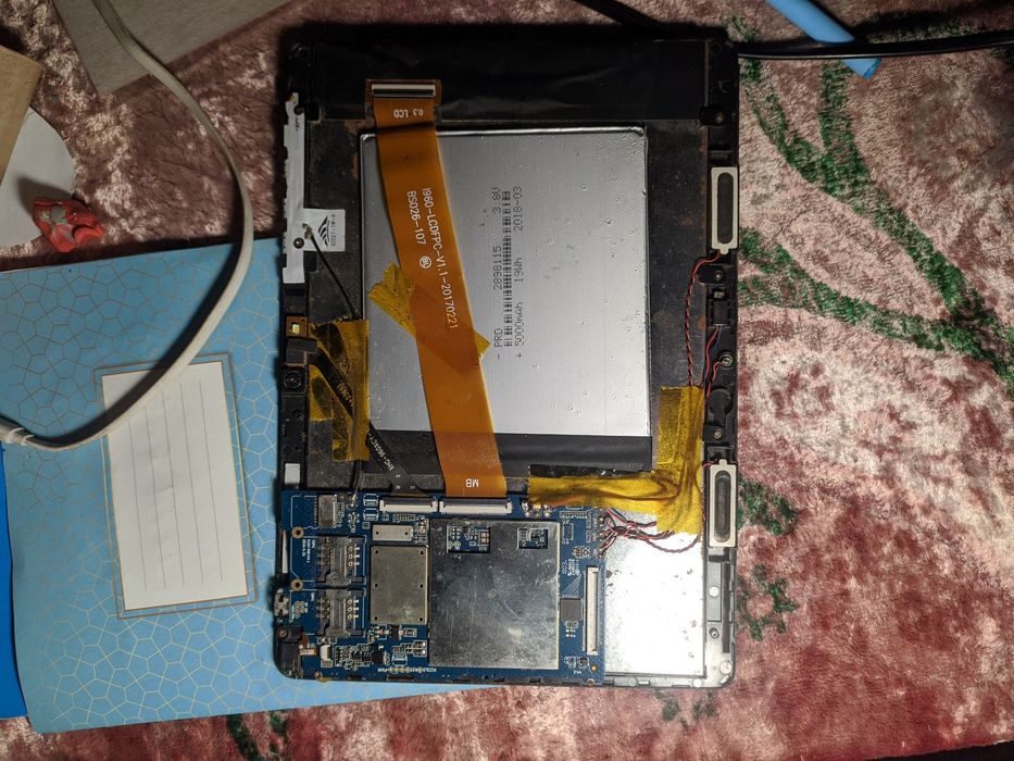 Планшет Bravis на запчасти .