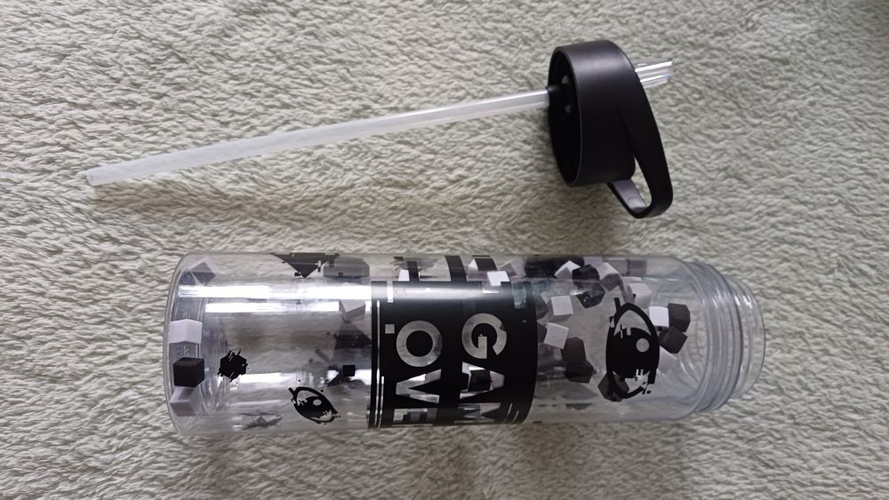 Butelka  „GAME OVER”.