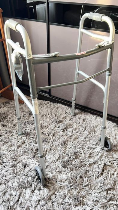 Ходунки для дорослих