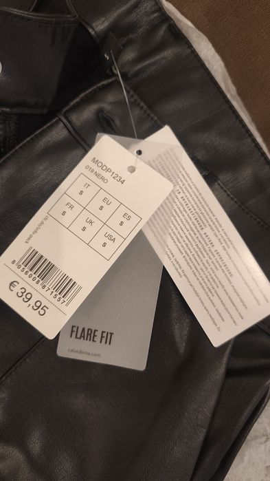 Calzedonia шкіряні кльош брюки штани утеплені шріка