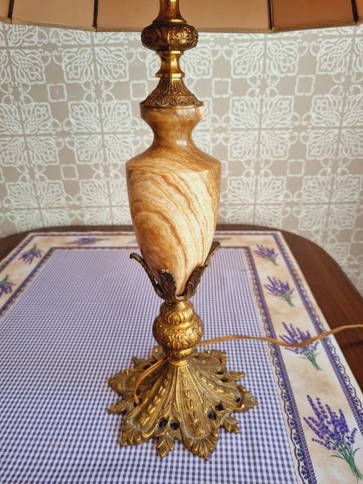 Marmurowa lampa stołowa CL MADE IN SPAIN