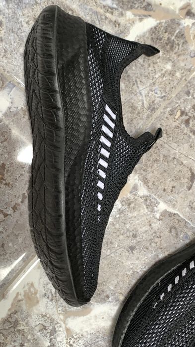 Lekkie nowe buty damskie sportowe wsuwane 36 czarne