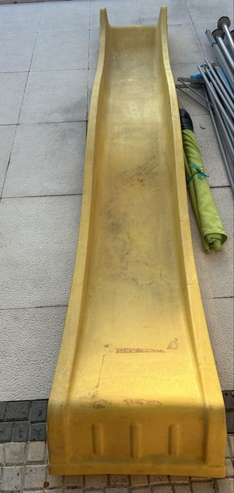 Escorrega amarelo 3m