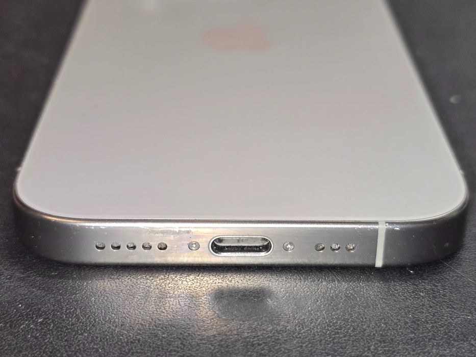 Używany - Apple iPhone 16 Pro 128GB Tytanowy - GSM Baranowo