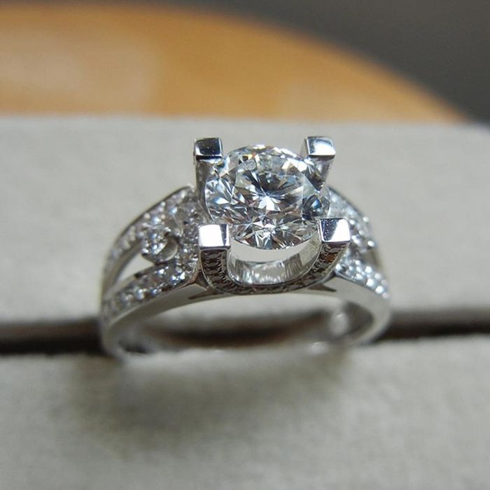 Стильна каблучка жіноча