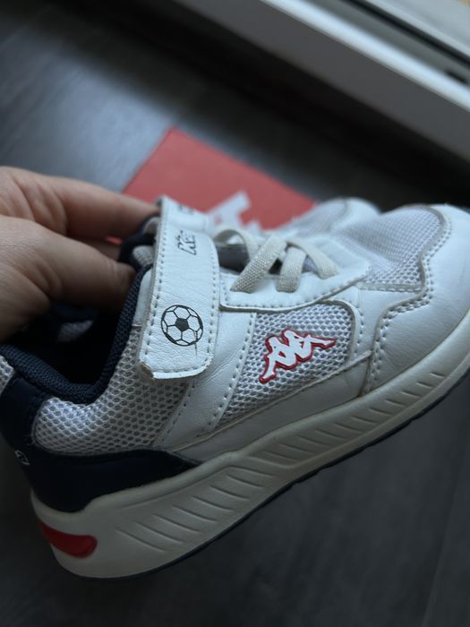 Продам дитячі  кросівки Kappa 28 р