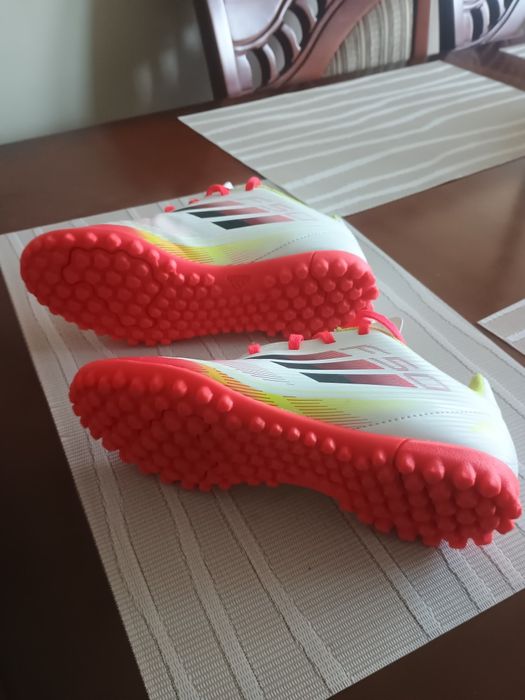 Buty sportowe halówki  Adidas r.36 jak nowe .