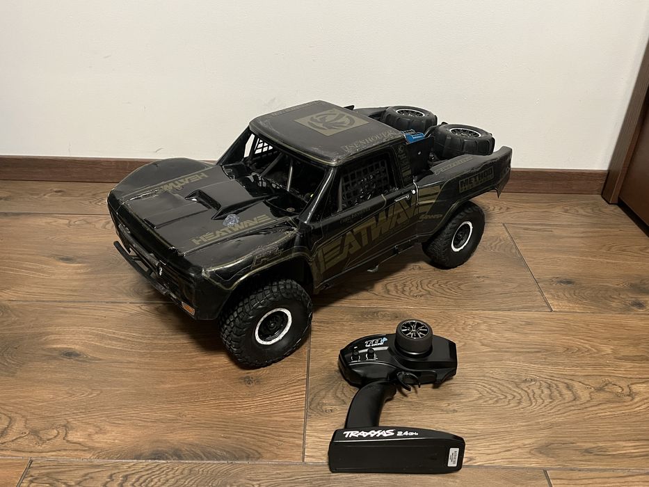 Traxxas udr combo hobbywing max8