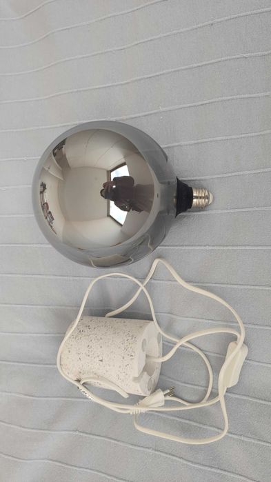 Candeeiro e lâmpada LED