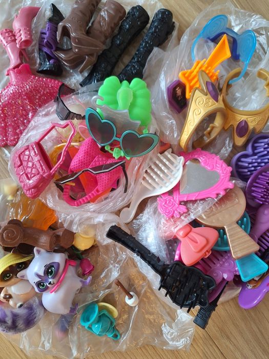 Zabawki: lalki, kucyki, akcesoria