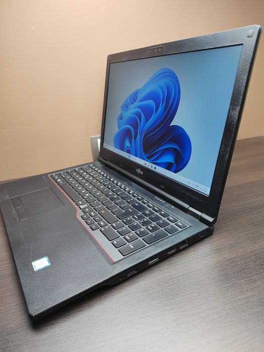 LAPTOP | Fujitsu LifeBook | 15,6" FHD | i5-8250U | 16GB RAM | 256SSD