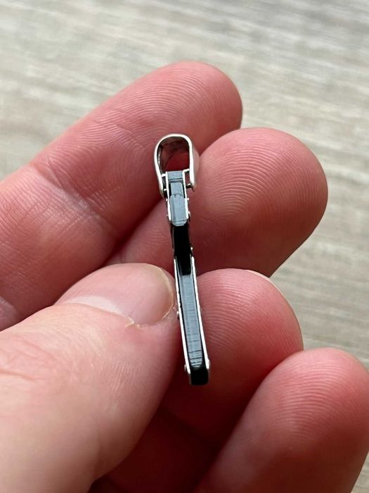 Серебро 925 - Крестик ( 1,26 г ) с Ониксом (Синтетическим) внутри