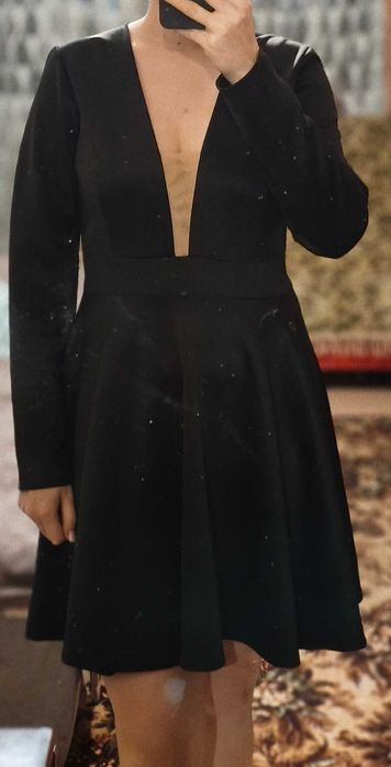 Сукня. Чорна. Одягалась лише один раз.