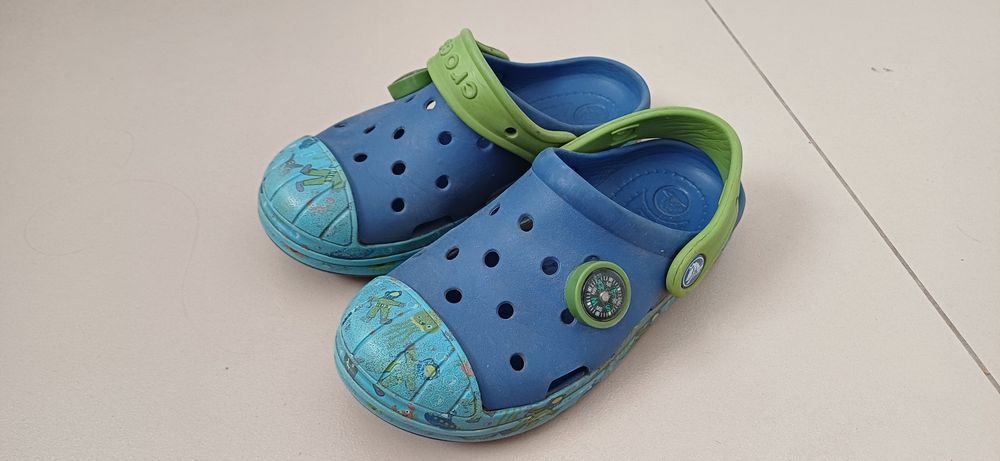 Crocs klapki c13