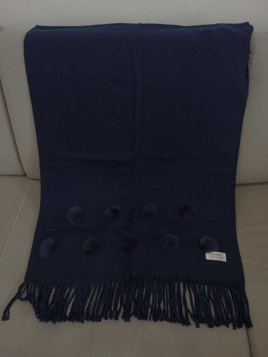 Szal z Wełny Pashmina Duży Zdobiony Wełną Królika Granatowy Kolor