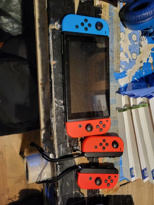 Nintendo switch 1 v2 + dodatkowe kontrolery + komplet cyfrowych gier + pokrowiec